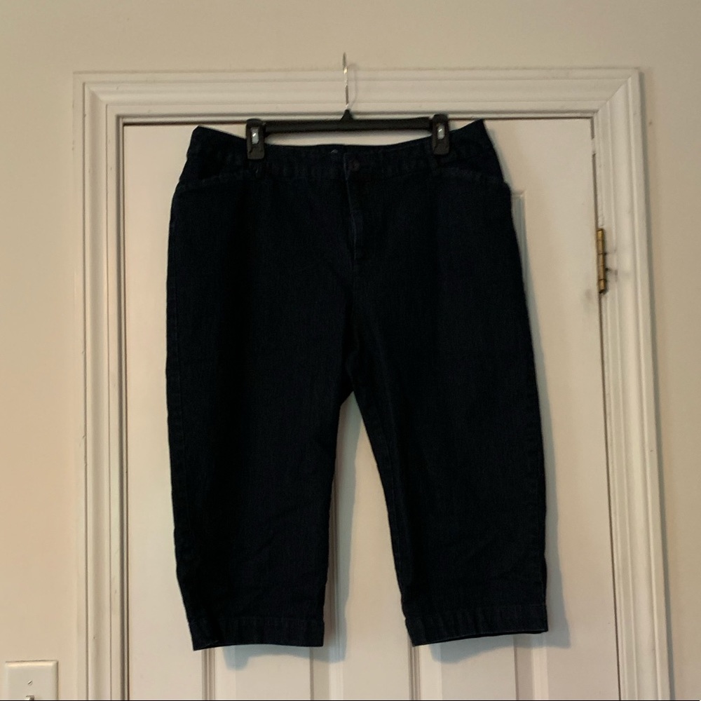Women’s St John’s Bay size 16W Capri jeans